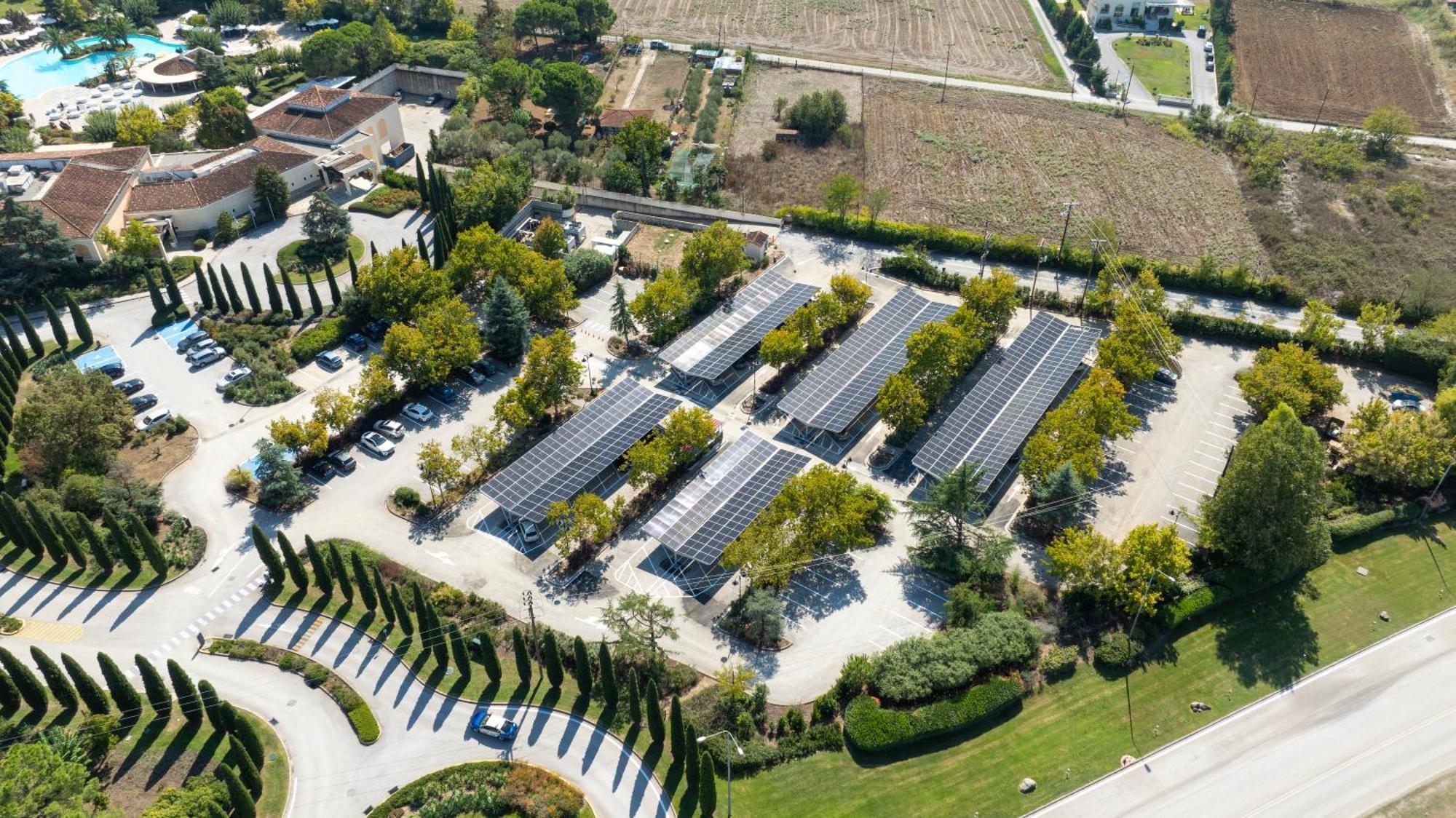 하얏트 리젠시 테살로니키 외부 사진 Solar panels at the headquarters of the University of California, Santa Barbara